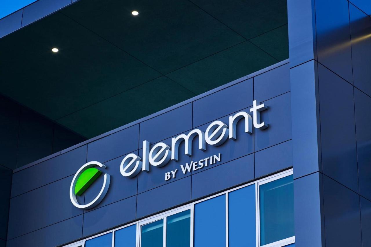 Hotel Element Hampton Peninsula Town Center Extérieur photo
