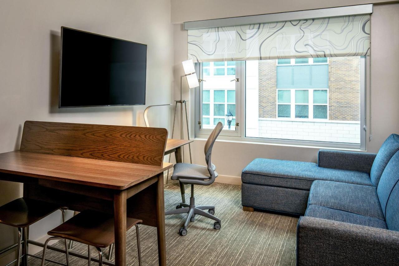 Hotel Element Hampton Peninsula Town Center Extérieur photo