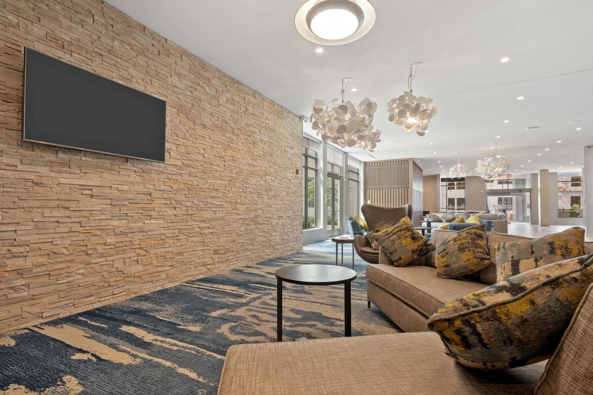 Hotel Element Hampton Peninsula Town Center Extérieur photo